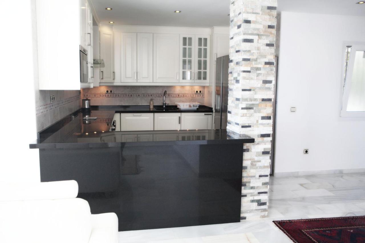 Luxury Puerto Banus Penthouse With Parking & Wi-Fi Apartment Marbella Exterior photo