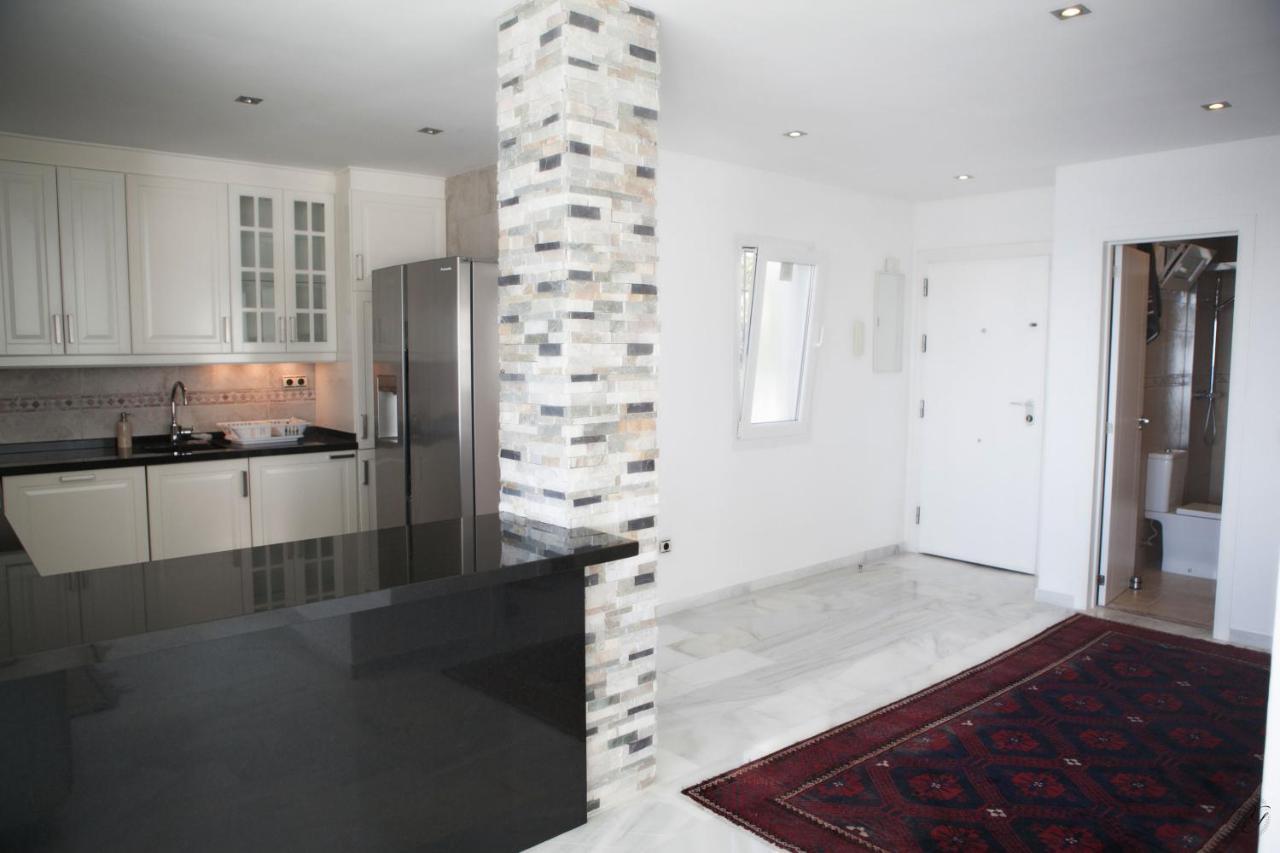 Luxury Puerto Banus Penthouse With Parking & Wi-Fi Apartment Marbella Exterior photo